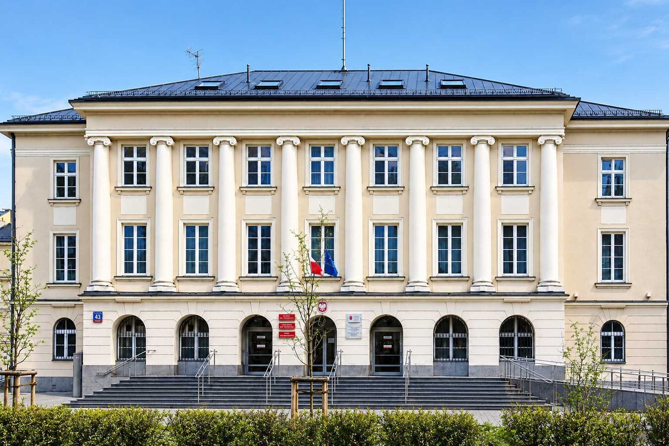 Ekspertyza techniczna dotycząca możliwości montażu paneli fotowoltaicznych na dachu budynku przy ul. Nowogrodzkiej w Warszawie